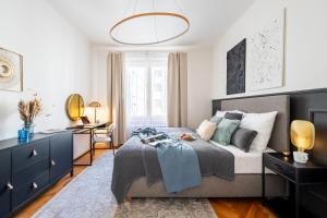 Prague Days - Apartment with Balcony & Garage near Vltava River in New Town