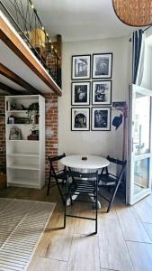 Studio z ogrodem przy Starej Zajezdni