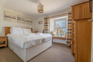 Trem y Don at Llangrannog Beach