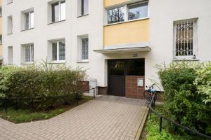 Park Bródnowski Charming Studio by BookingHost