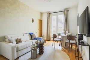 Modern flat -1BR-4P- Paris 17e