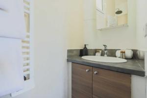 Modern flat -1BR-4P- Paris 17e