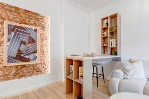 City Gem 1BDRM 200m Sofia Statue