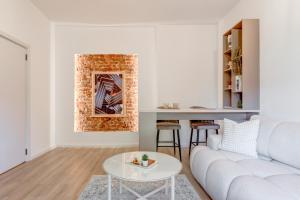 City Gem 1BDRM 200m Sofia Statue