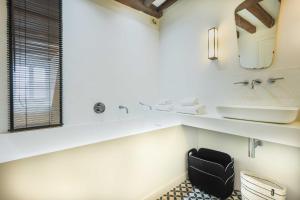 Modern flat -1BR-2P- in the heart of the Marais