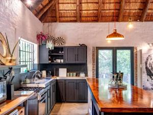 Croc Orvylls Kruger Lodge