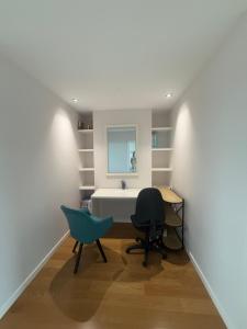 Sunny modern 2 bedroom apartment