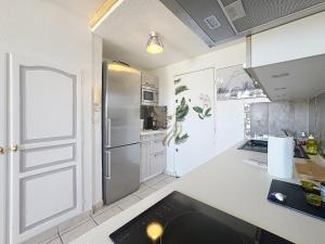 Blue Lagon–4 peopl–Piscine-Tennis