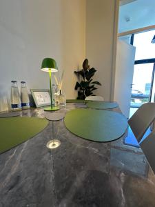 Fewo Zoe - Zentrale CityWohnung - 2 Schlafzimmer - 4 Betten - Küche - Ideal für Familien