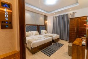 Twin Villa Red - Luxury Villa with Mountain View