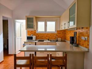 VV Los Tunos #2 "by henrypole home"