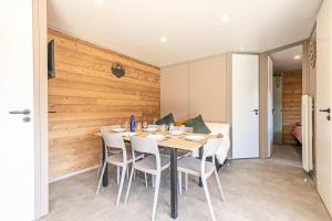 Résidence Camping La Buidonniere - Chalet confortable et lumineux en pleine nature MAE-1043