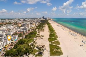 Cozy Studio Ocean Drive - Roof Top Pool with Bar