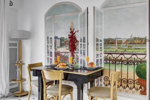 Madeleine & Champs-Élysées - 2BR 2BA with Balcony - Paris Vacation Rentals