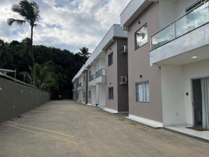 Condomínio com Piscina 500m á PRAIA de Taperapuan