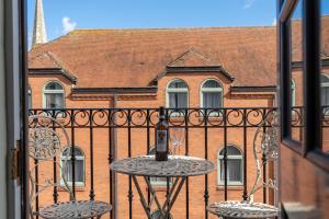 Clifford St - Apartment 8