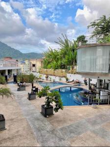 Bayshore 2 Bedroom Spacious Seaview Apartment