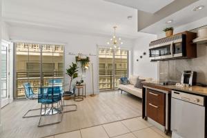 Miami Ocean Drive 1BR APT & Rooftop Pool Access
