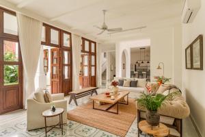 La Morella by The Blue Kite - Elegant 4BHK Villa in Assagao with Private Pool, Garden, Caretaker