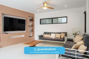 La Terrasse - Wifi - Parking - Clim - 3-star hotels in Laval