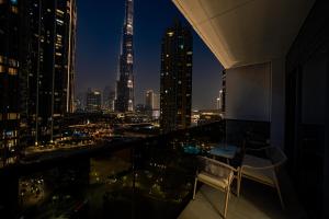 Act 2 - Luxury 2BR Facing Burj Khalifa & Fountain