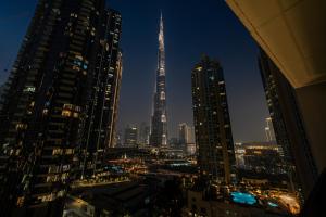 Act 2 - Luxury 2BR Facing Burj Khalifa & Fountain