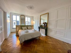 Gîte Vosges en Ville luxueux appartement Duplex avec sauna espace bien être au centre dEpinal