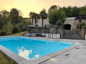 Casa Hourquet nature piscine et face Pyrenees