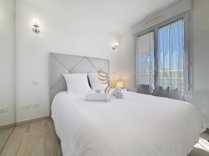 Serenity Getaway–4 people–WiFi–Terrace–Garage