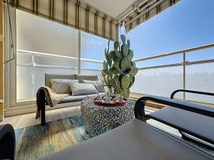 Serenity Getaway–4 people–WiFi–Terrace–Garage