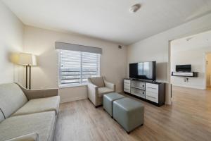 Properties by Preston I 1Bd1Bth I Pool I Gym