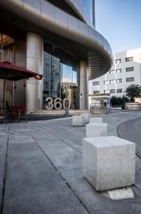 360 Luxury One Bedroom Suite