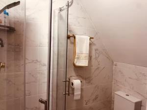 Zone1 House Sleeps 8 - 2 Mins to Station - Pets Ok