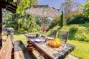 Peaceful Mountain Chalet for 4, with Garden, Games & BBQ