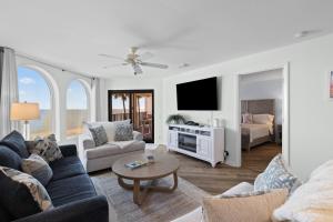 New Listing! Seascape 317 - View! Beach! Pool!