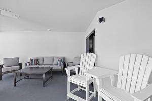 New Listing! Seascape 317 - View! Beach! Pool!