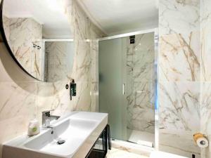 Double Room with View