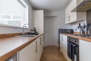 East House-Sleeps 5-Pet friendly-Garden-Parking