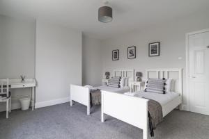 East House-Sleeps 5-Pet friendly-Garden - Parking