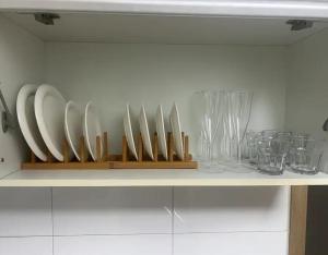 Maximum 6 people, Hongik University Station 7 minutes, Airport Bus, Free Luggage Storage, 3 Rooms, 3 Queen Beds