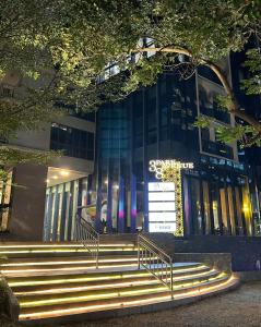 Contemporary Studio in IT Park 38 Park