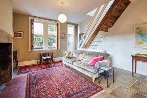 Host & Stay - The Artists House