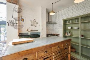 Host & Stay - The Artists House