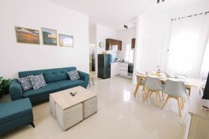 3BR Guesthouse near Panglao - Fenced Villa - Near Pool - Bohol Tours - Fast WiFi