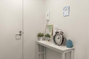 Comfy Urban Escape with Outdoor Space