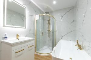 Where Style Meets Comfort The New Forest Home