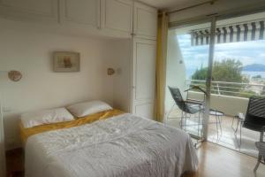 Escape in Cannes sea view and shared pool!