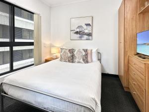 Brisbane Apt Near Dining Shops and River Walks
