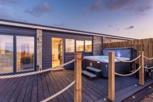 NDR Sea view Three bedroom Residence with private hot tub - 4hvězdičkové hotely ve městě Ilfracombe