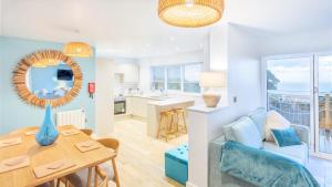 NDR Sea view Three bedroom Residence with private hot tub